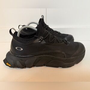 Oakley Trainers Mens Size US 9 Light Shield Black Vibram Tecnical Trail Shoes